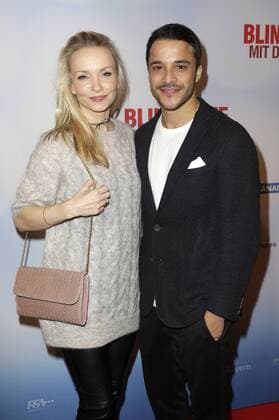 Kostja Ullmann mit Ehefrau Janin Ullmannbei der Premiere des Kinofilms Mein Blind Date mit dem Leben im Kino in der Kulturbrauerei. Berlin, 18.01.2017 Foto:xS.xGabschx xFuturexImage