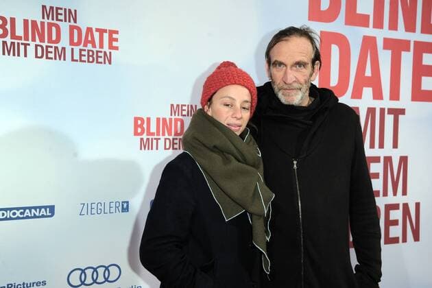 Neue Mode Kollektion POMPOEOES by Chanel21 Jochen Nickel mit Freundin Camila Preve Berlin Premiere Mein Blind Date mit dem Leben im Kino der Kulturbrauerei in Berlin, am 17.01.2016