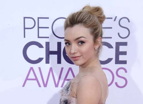 Actress Peyton List attends the 43rd annual People s Choice Awards at the Microsoft Theater in Los Angeles on January 18, 2017.  LAP20170118013 JIMxRUYMEN