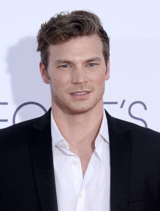 Actor Derek Theler attends the 43rd annual People s Choice Awards at the Microsoft Theater in Los Angeles on January 18, 2017.  LAP20170118035 JIMxRUYMEN