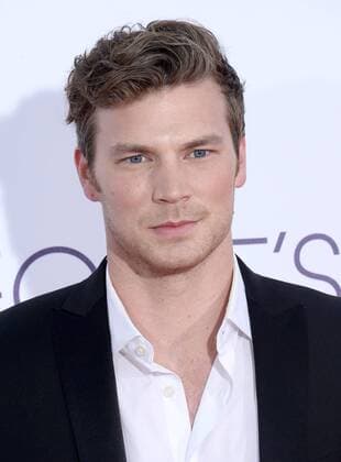 Actor Derek Theler attends the 43rd annual People s Choice Awards at the Microsoft Theater in Los Angeles on January 18, 2017.  LAP20170118036 JIMxRUYMEN