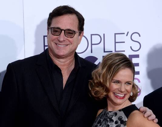 (L-R) Actors Bob Saget and Andrea Barber attend the 43rd annual People s Choice Awards at the Microsoft Theater in Los Angeles on January 18, 2017.  LAP20170118061 JIMxRUYMEN