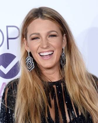 Actress Blake Lively attends the 43rd annual People s Choice Awards at the Microsoft Theater in Los Angeles on January 18, 2017.  LAP20170118083 JIMxRUYMEN