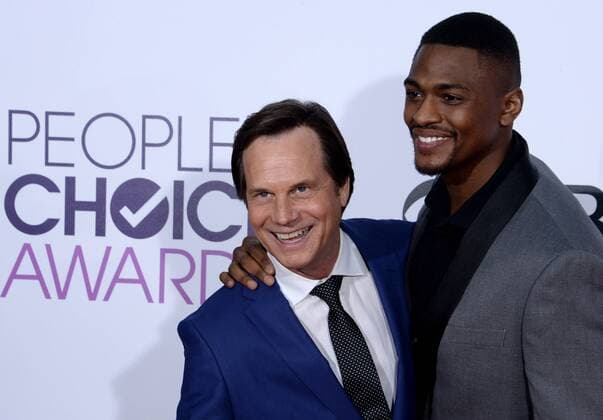 Actors Bill Paxton (L) and Justin Cornwell attend the 43rd annual People s Choice Awards at the Microsoft Theater in Los Angeles on January 18, 2017.  LAP20170118123 JIMxRUYMEN