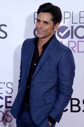 Actor John Stamos attends the 43rd annual People s Choice Awards at the Microsoft Theater in Los Angeles on January 18, 2017.  LAP20170118147 JIMxRUYMEN