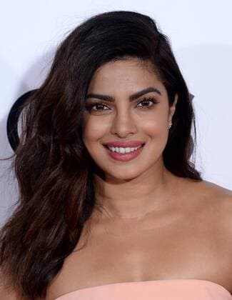 Actress Priyanka Chopra attends the 43rd annual People s Choice Awards at the Microsoft Theater in Los Angeles on January 18, 2017.  LAP20170118154 JIMxRUYMEN
