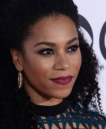 Kelly McCreary attends the 43rd annual People s Choice Awards at the Microsoft Theater in Los Angeles on January 18, 2017.  LAP20170118233 JIMxRUYMEN