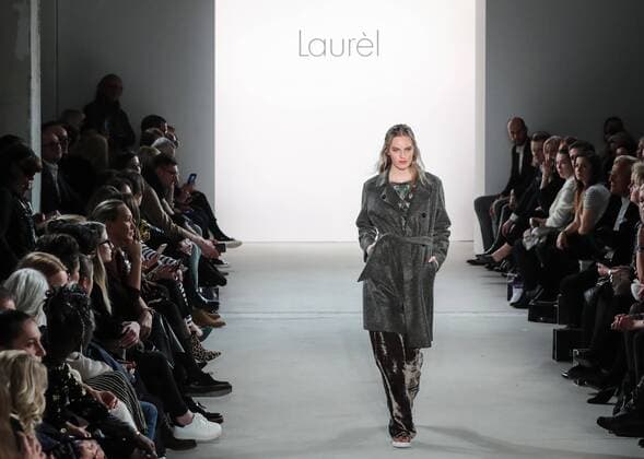 (170119) -- BERLIN, Jan. 18, 2017 -- A model displays a creation of German fashion label Laurel during the Mercedes-Benz Fashion Week Berlin Autumn Winter 2017 in Berlin, capital of Germany, on Jan. 18, 2017. )(swt) GERMANY-BERLIN-FASHION WEEK-LAUREL ShanxYuqi 