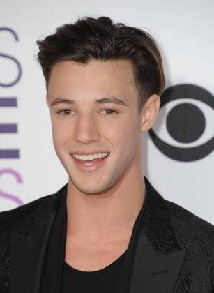 January 18, 2017 - Hollywood, California, U.S. - Cameron Dallas attends The 43rd People s Choice Awards - Arrivals held at the Microsoft Theater L.A. Live in Los Angeles, California on January 18, 2017. 2017 Hollywood U.S. - ZUMAl86_ 20170118_zaf_l86_076