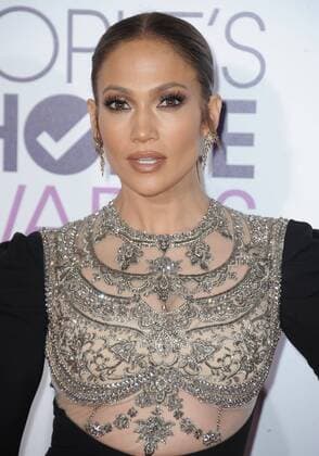 January 18, 2017 - Hollywood, California, U.S. - Jennifer Lopez attends The 43rd People s Choice Awards - Arrivals held at the Microsoft Theater L.A. Live in Los Angeles, California on January 18, 2017. 2017 Hollywood U.S. - ZUMAl86_ 20170118_zaf_l86_110