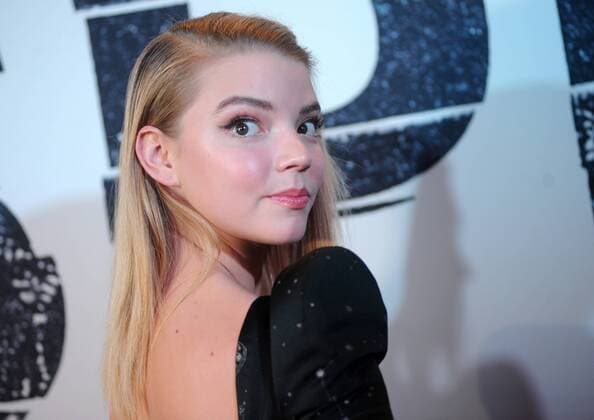 Anya Taylor-Joy arrives on the red carpet at the New York Premiere of Split at SVA Theater on January 18, 2017 in New York City.  NYP20170118105 DENNISxVANxTINE