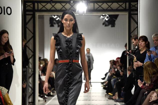 Rebecca Mir bei der Marcel Ostertag Fashion Show auf der Mercedes-Benz Fashion Week Berlin Autumn Winter 2017. Berlin, 18.01.2017 Foto:xF.xKernx xFuturexImage