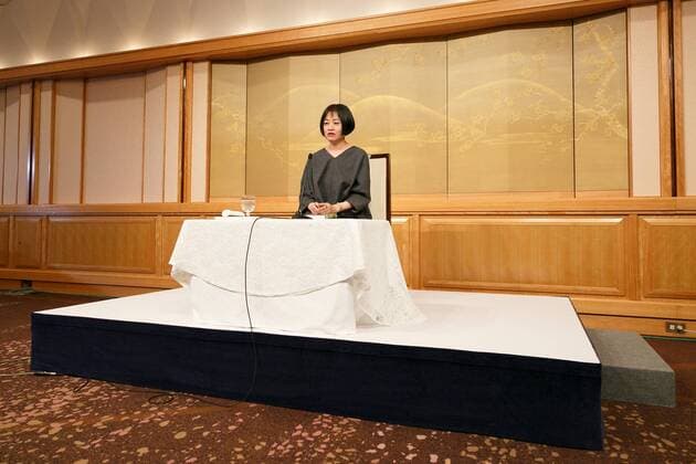 The 156th Naoki Prize winner Riku Onda, speaks during the press conference at the Imperial Hotel on January 19, 2017, Tokyo, Japan. Yamashita Sumito was a joint winner of the 156th Akutagawa Prize for his book Shinsekai. Riku Onda received the 156th Naoki Prize for her book Honey Bee and Distant Thunder. Both literary prizes were established in 1935 and are awarded twice a year.  (gxta_156akutagawaandnaokiawards017)