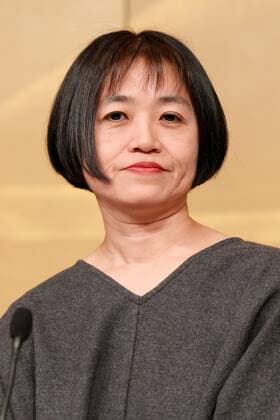 The 156th Naoki Prize winner Riku Onda, poses for cameras during the press conference at the Imperial Hotel on January 19, 2017, Tokyo, Japan. Yamashita Sumito was a joint winner of the 156th Akutagawa Prize for his book Shinsekai. Riku Onda received the 156th Naoki Prize for her book Honey Bee and Distant Thunder. Both literary prizes were established in 1935 and are awarded twice a year.  (gxta_156akutagawaandnaokiawards025)