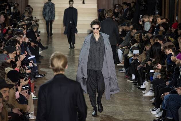 (170119) -- PARIS, Jan. 19, 2017 -- Models present creations by Issey Miyake during the Men s Fashion Week for the Fall Winter 2017 2018 collection in Paris, France on Jan. 19, 2017. )(zhf) FRANCE-PARIS-FASHION WEEK-MEN-ISSEY MIYAKE ChenxYichen 