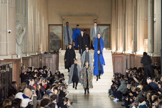 (170119) -- PARIS, Jan. 19, 2017 -- Models present creations by Issey Miyake during the Men s Fashion Week for the Fall Winter 2017 2018 collection in Paris, France on Jan. 19, 2017. )(zhf) FRANCE-PARIS-FASHION WEEK-MEN-ISSEY MIYAKE ChenxYichen 