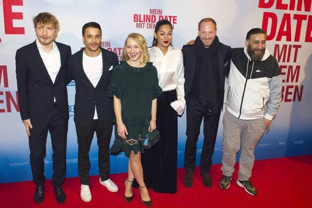 Jacob Matschenz, Kostja Ullmann, Anna Maria Mühe, Nilam Farooq, Johann von Bülow und Kida Ramadan bei der Premiere des Kinofilms Mein Blind Date mit dem Leben im Kino in der Kulturbrauerei. Berlin, 18.01.2017 Foto:xC.xBehringx xFuturexImage