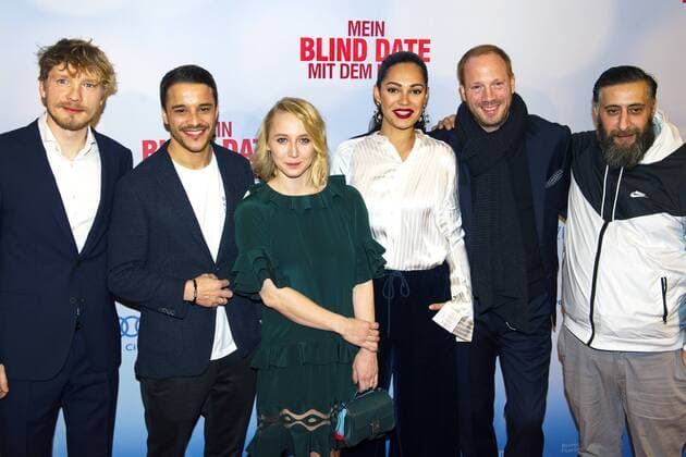 Jacob Matschenz, Kostja Ullmann, Anna Maria Mühe, Nilam Farooq, Johann von Bülow und Kida Ramadan bei der Premiere des Kinofilms Mein Blind Date mit dem Leben im Kino in der Kulturbrauerei. Berlin, 18.01.2017 Foto:xC.xBehringx xFuturexImage