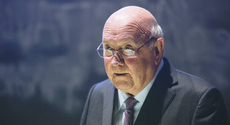 January 18, 2017 - Dublin, Ireland - Nobel Peace Prize winner and former South African President, FW de Klerk, addresses the Trinity College Law Society after he was presented with the Praeses Elit Award as a recognition of his key role in ending apartheid and his outstanding contribution to reconciliation in South Africa..On Wednesday, 18 January 2017, in Dublin, Ireland. Dublin Ireland  - ZUMAn230 20170118_zaa_n230_321