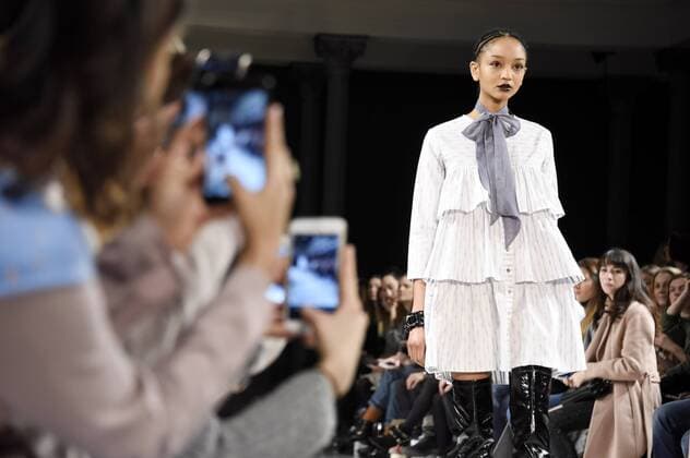 Model bei der Marina Hoermanseder Fashion Show auf der Mercedes-Benz Fashion Week Berlin Autumn Winter 2017. Berlin, 19.01.2017 Foto:xF.xKernx xFuturexImage