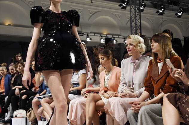 Cathy Hummels, Franziska Knuppe und Eva Padberg bei der Marina Hoermanseder Fashion Show auf der Mercedes-Benz Fashion Week Berlin Autumn Winter 2017. Berlin, 19.01.2017 Foto:xF.xKernx xFuturexImage