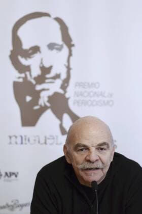 Spanish-Argentine journalist Martin Caparros during a press conference before the recepcion of his award at the 11th National Award of Journalism Miguel Delibes ceremony in Valladolid, Spain, 19 January 2017. L11TH NATIONAL AWARD OF JOURNALISM MIGUEL DELIBES !ACHTUNG: NUR REDAKTIONELLE NUTZUNG!  20170119-636204552335490278