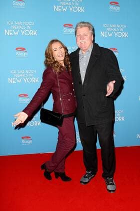 Klaus Baumgart und seine Ehefrau Ilona bei der Premiere zum Musical Ich war noch niemals in New York am 19.01.2017 in Hamburg Ich war noch niemals in New York Musicalpremiere in Hamburg, 2017 