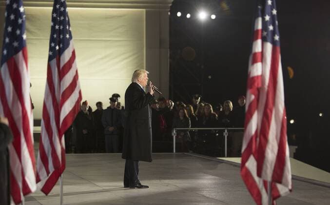 Amtseinführung von Donald Trump: Willkommenskonzert am Lincoln Memorial President-elect of The United States Donald J. Trump makes remarks at the Make America Great Again Welcome Celebration concert at the Lincoln Memorial in Washington, DC, January 19, 2017. The inauguration is January 20. Pool  WAX20170119243 CHRISxKLEPONIS