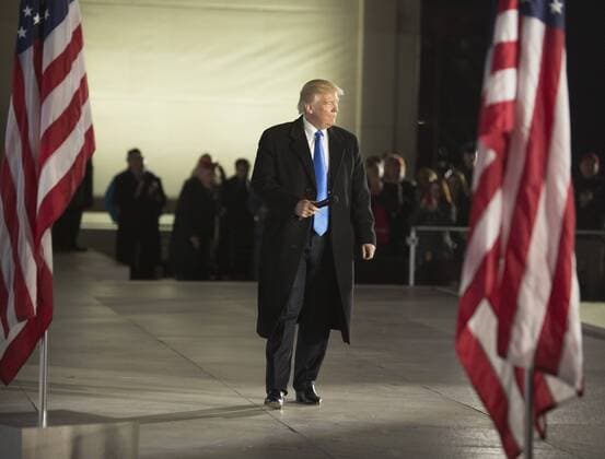 Amtseinführung von Donald Trump: Willkommenskonzert am Lincoln Memorial President-elect of The United States Donald J. Trump makes remarks at the Make America Great Again Welcome Celebration concert at the Lincoln Memorial in Washington, DC, January 19, 2017. The inauguration is January 20. Pool  WAX20170119245 CHRISxKLEPONIS