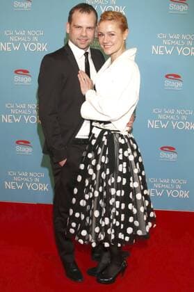 Rhea Harder mit Ehemann Jörg Vennewald bei der Premiere der Wiederaufnahme des Musicals Ich war noch niemals in New York im Stage Theater. Hamburg, 19.01.2017 Foto:xgbrcix xFuturexImage
