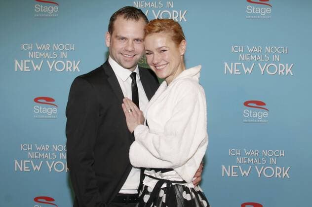 Rhea Harder mit Ehemann Jörg Vennewald bei der Premiere der Wiederaufnahme des Musicals Ich war noch niemals in New York im Stage Theater. Hamburg, 19.01.2017 Foto:xgbrcix xFuturexImage