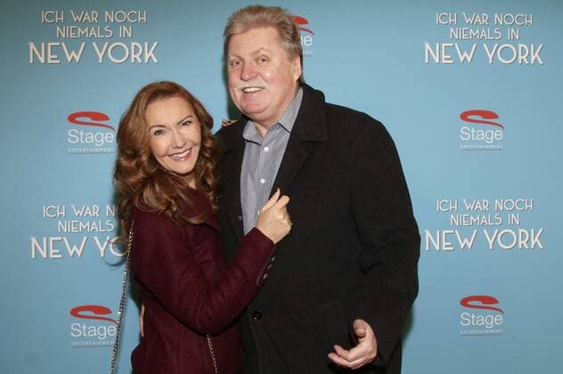 Klaus Baumgart mir Gattin Ilona bei der Premiere der Wiederaufnahme des Musicals Ich war noch niemals in New York im Stage Theater. Hamburg, 19.01.2017 Foto:xgbrcix xFuturexImage
