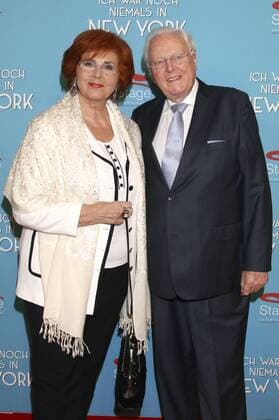 Heidrun von Goessel mit Begleitung bei der Premiere der Wiederaufnahme des Musicals Ich war noch niemals in New York im Stage Theater. Hamburg, 19.01.2017 Foto:xgbrcix xFuturexImage