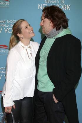 Michaela Schaffrath mit Freund Carlos Anthonyo bei der Premiere der Wiederaufnahme des Musicals Ich war noch niemals in New York im Stage Theater. Hamburg, 19.01.2017 Foto:xgbrcix xFuturexImage
