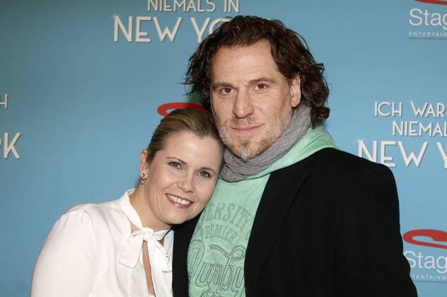 Michaela Schaffrath mit Freund Carlos Anthonyo bei der Premiere der Wiederaufnahme des Musicals Ich war noch niemals in New York im Stage Theater. Hamburg, 19.01.2017 Foto:xgbrcix xFuturexImage