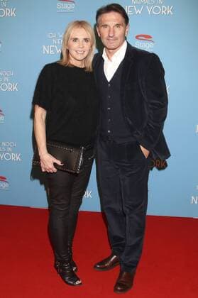 Bruno Labbadia mit Begleitung bei der Premiere der Wiederaufnahme des Musicals Ich war noch niemals in New York im Stage Theater. Hamburg, 19.01.2017 Foto:xgbrcix xFuturexImage