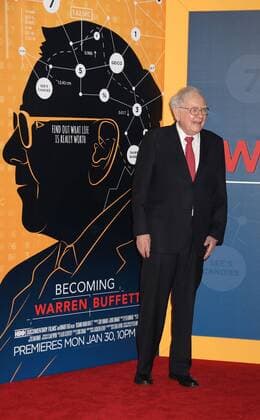 January 19, 2017 - New York, New York, U.S. - Businessman WARREN BUFFETT attends the world premiere of the HBO film Becoming Warren Buffett held at the Museum of Modern Art. New York U.S. - ZUMAk03_ 20170119_zaf_k03_005