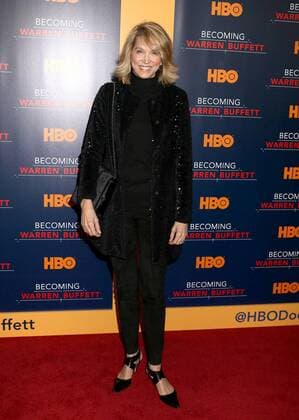 January 19, 2017 - New York, New York, U.S. - PAULA ZAHN attends the world premiere of the HBO film Becoming Warren Buffett held at the Museum of Modern Art. New York U.S. - ZUMAk03_ 20170119_zaf_k03_093