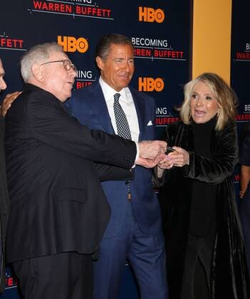 January 19, 2017 - New York, New York, U.S. - Businessman WARREN BUFFETT, CEO of HBO RICHARD PLEPLER and President of HBO Documentary films SHIELA NEVINS attend the world premiere of the HBO film Becoming Warren Buffett held at the Museum of Modern Art. New York U.S. - ZUMAk03_ 20170119_zaf_k03_096