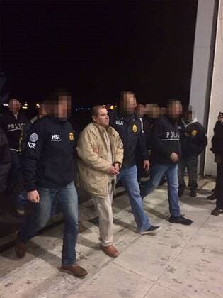 Mexiko liefert Joaquin El Chapo Guzman an die USA aus January 19, 2017 - Ciudad Juarez, Chihuahua, MEXICO - Joaquin Guzman Loera, the drug lord and chieftain of the Sinaloa cartel known as El Chapo, was extradited to the United States on Thursday January 19, 2017 and flown from a jail in Ciudad Juarez, Mexico to Long Island MacArthur Airport in Islip, New York to face numerous charges. PGR PRENSA INTERNATIONAL Ciudad Juarez MEXICO - ZUMAp124 20170119_zaa_p124_011