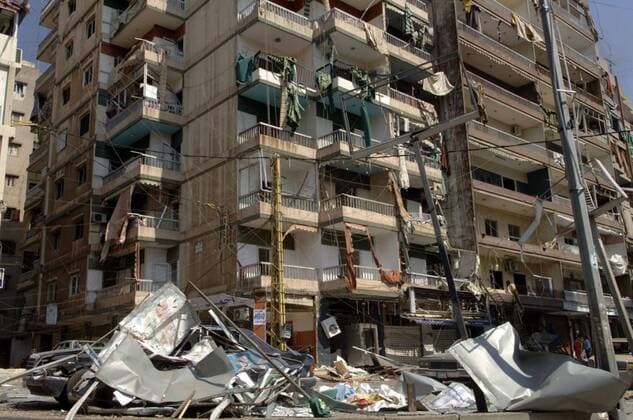 Jul 14, 2006; Beirut, LEBANON; Damage from an Israeli air attack in Haret Hreik, southern Beirut, near to Hezbollah s headquarters. Mandatory - ZUMAh82_ 20060714_mdm_h82_113