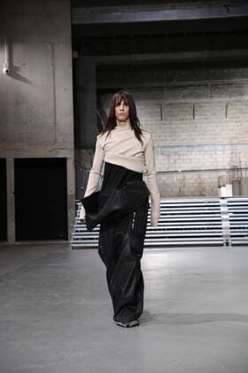 Paris Fashion Week - Rick Owens Modenschau defile mode masculine rick owens CELEBRITES : Fashion Week Mode Masculine - Rick Owens Collection Automne Hiver - Paris - 19 01 2017 stephanechemin panoramic 
