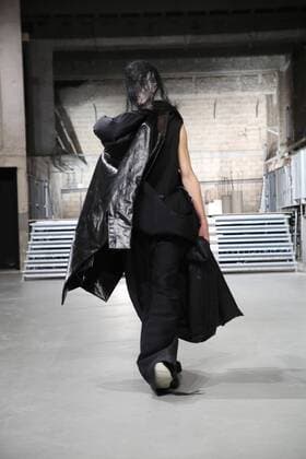 Paris Fashion Week - Rick Owens Modenschau defile mode masculine rick owens CELEBRITES : Fashion Week Mode Masculine - Rick Owens Collection Automne Hiver - Paris - 19 01 2017 stephanechemin panoramic 
