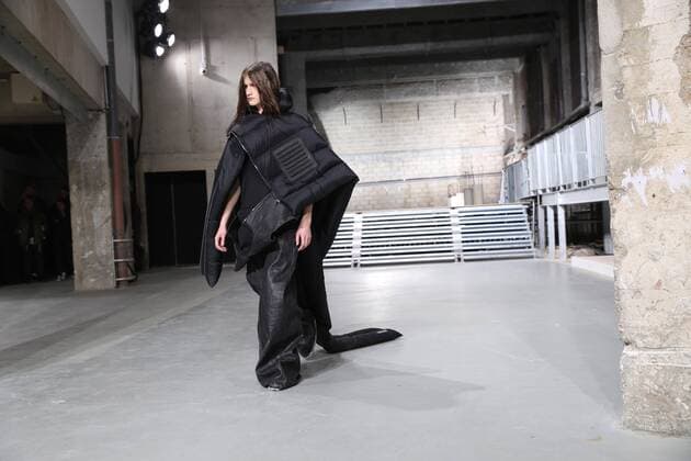 Paris Fashion Week - Rick Owens Modenschau defile mode masculine rick owens CELEBRITES : Fashion Week Mode Masculine - Rick Owens Collection Automne Hiver - Paris - 19 01 2017 stephanechemin panoramic 