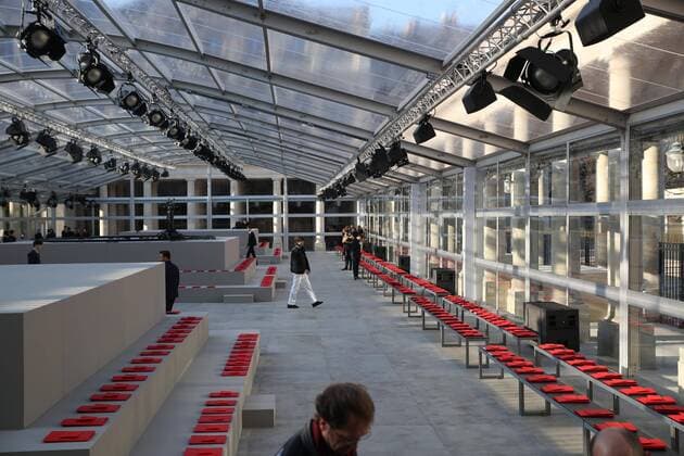 Paris Fashion Week - Louis Vuitton Modenschau defile mode masculine Louis vuitton CELEBRITES : Fashion Week Mode Masculine - Louis Vuitton Collection Automne Hiver - Paris - 19 01 2017 stephanechemin panoramic 