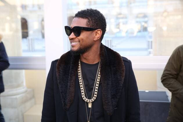 Paris Fashion Week - Promis bei Louis Vuitton Modenschau defile mode masculine Louis vuitton Usher CELEBRITES : Fashion Week Mode Masculine - Louis Vuitton Collection Automne Hiver - Paris - 19 01 2017 stephanechemin panoramic 