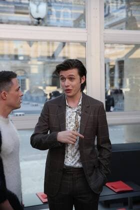 Paris Fashion Week - Promis bei Louis Vuitton Modenschau defile mode masculine Louis vuitton nick robinson CELEBRITES : Fashion Week Mode Masculine - Louis Vuitton Collection Automne Hiver - Paris - 19 01 2017 stephanechemin panoramic 