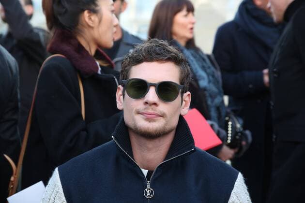 Paris Fashion Week - Promis bei Louis Vuitton Modenschau defile mode masculine Louis vuitton Jeremie Leheurte CELEBRITES : Fashion Week Mode Masculine - Louis Vuitton Collection Automne Hiver - Paris - 19 01 2017 stephanechemin panoramic 