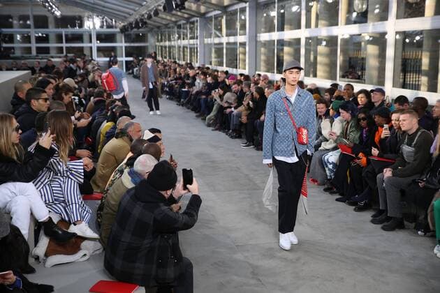 Paris Fashion Week - Louis Vuitton Modenschau defile mode masculine Louis vuitton CELEBRITES : Fashion Week Mode Masculine - Louis Vuitton Collection Automne Hiver - Paris - 19 01 2017 stephanechemin panoramic 