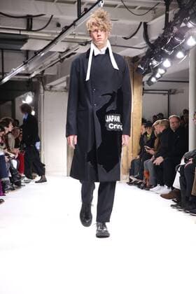 Paris Fashion Week - Yohji Yamamoto Modenschau defile mode masculine YOHJI YAMAMOTO CELEBRITES : Fashion Week Mode Masculine - Yamamoto Collection Automne Hiver - Paris - 19 01 2017 stephanechemin panoramic 